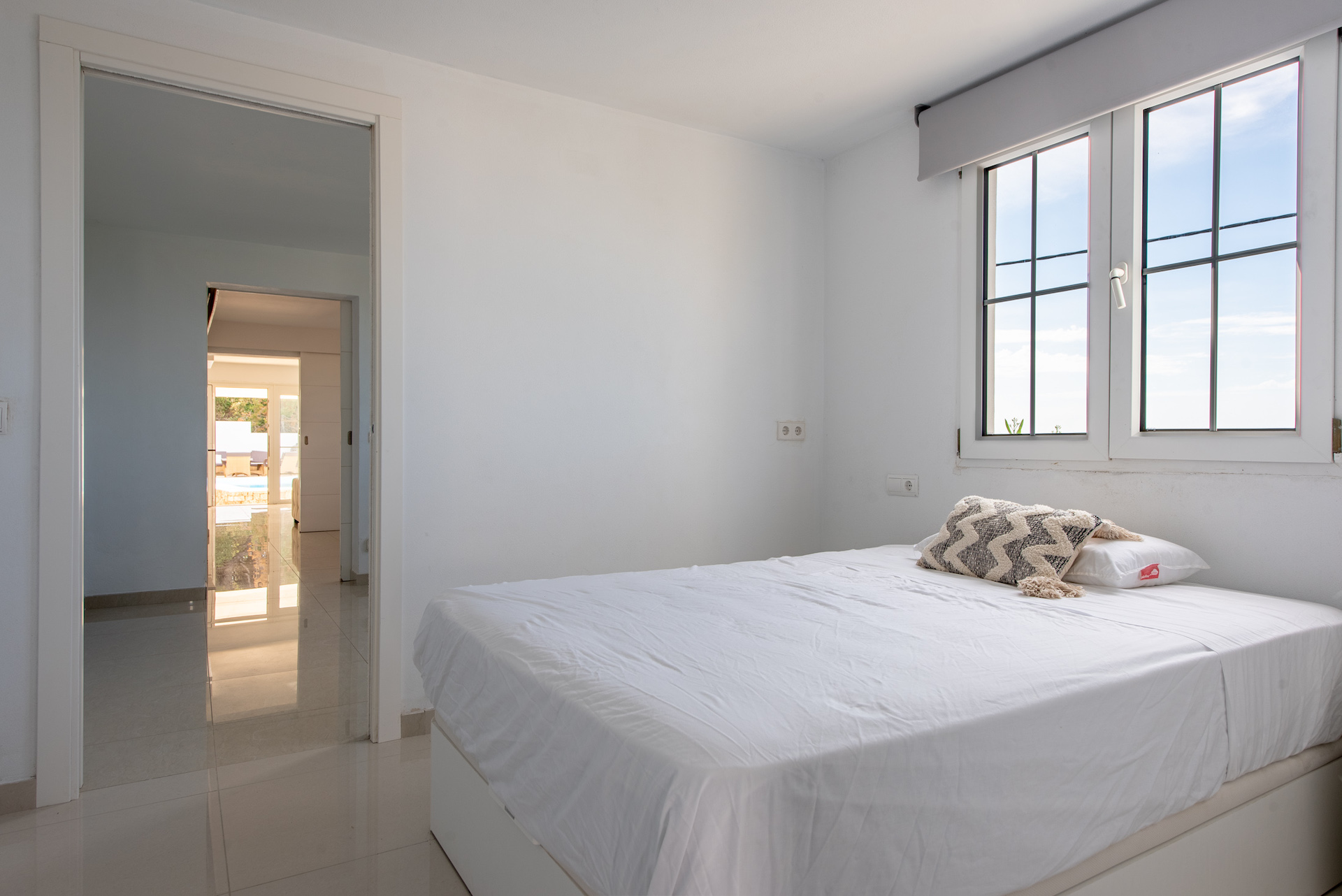 Resa estates Ibiza san Jose te koop villa main bedroom 2.jpg